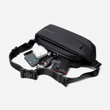 YB00029 2.8 Liters black waist and chest bag